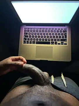 Freakstarza online show from May 3, 9:17 pm