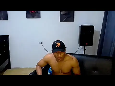 Ian Arcia online show from May 10, 10:44 pm