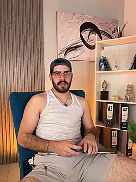 DomBoy  online show from July 9, 8:01 pm