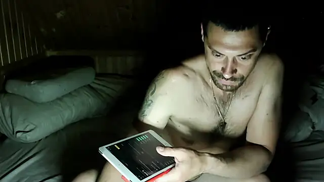 Deniskaaaaa1 online show from May 25, 10:27 pm