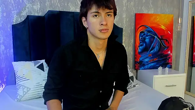 Liam Grayson  online show from May 16, 1:14 am