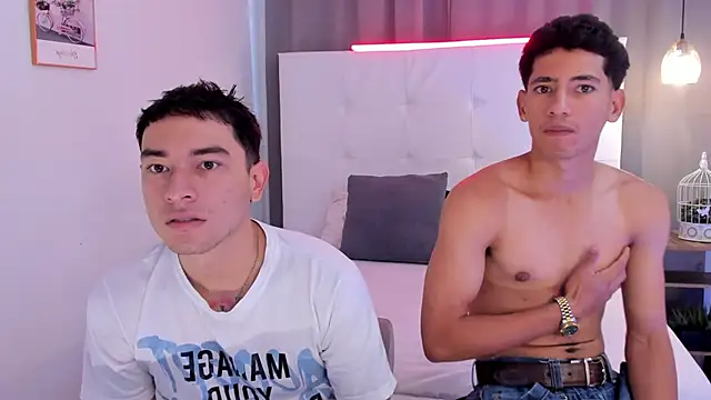 Alejo-and-Thiago online show from May 15, 12:46 pm