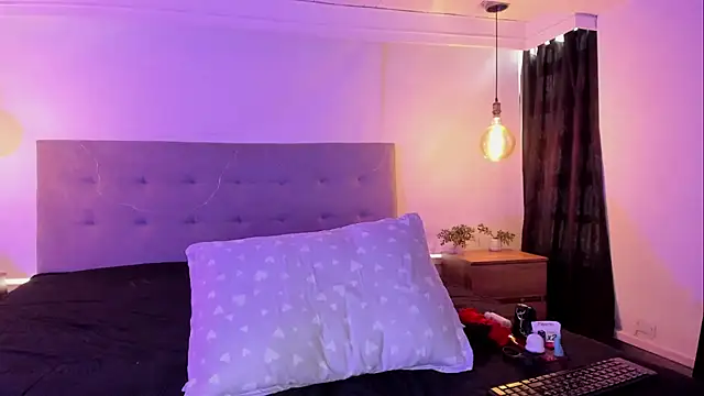 MichaelEvanss  online show from May 24, 1:17 pm