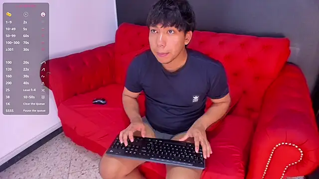 jhoan evanss online show from May 6, 8:09 pm