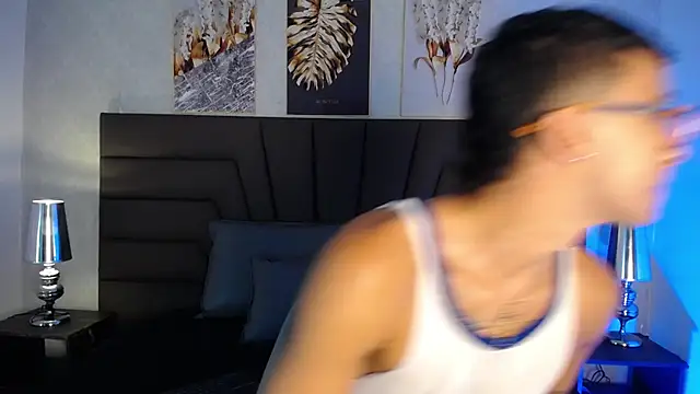 The skinny boy  online show from May 2, 3:53 am