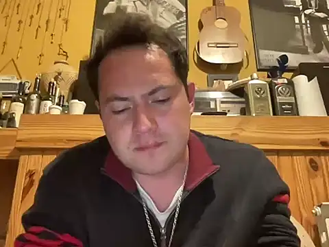 alecsgzz online show from May 10, 1:18 am