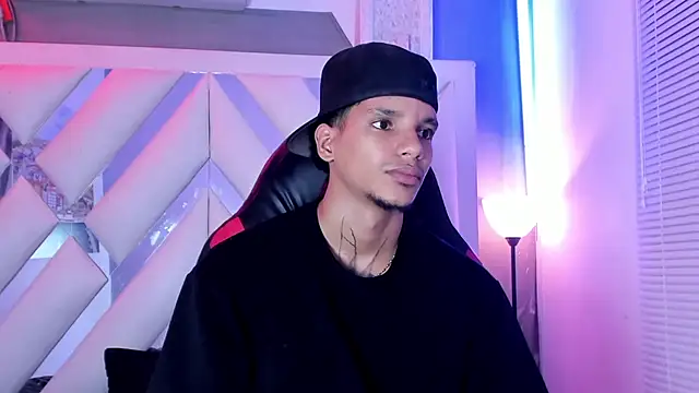 kai storm77 online show from July 17, 3:24 am
