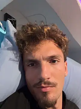 Albert daddyyy online show from June 21, 9:42 pm