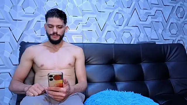Big cock 21s online show from May 22, 3:11 am