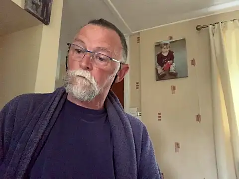 Moonraker64 online show from May 7, 6:24 am