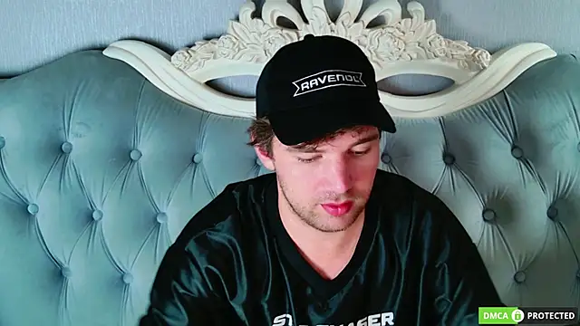 ArthurMeyers online show from June 27, 4:04 am