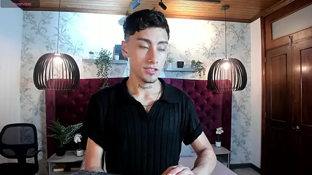 Spencerwhite  online show from June 25, 8:57 pm