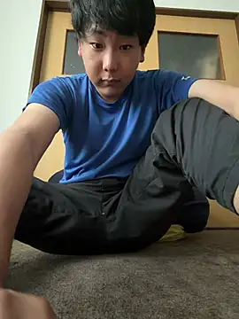 YuuYuu 010 online show from June 7, 9:11 pm