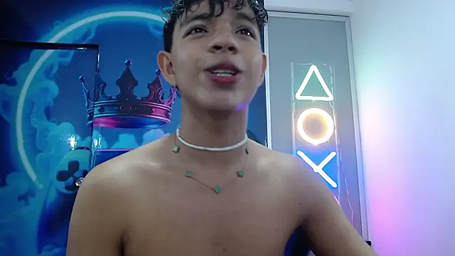 Aron hot11 online show from May 17, 11:23 pm