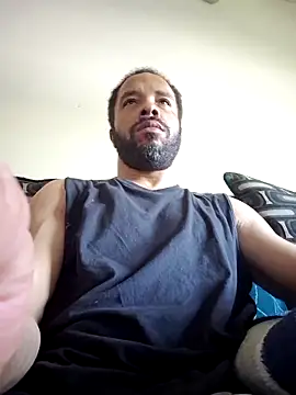 yoursexydaddy8181 online show from May 18, 8:46 pm