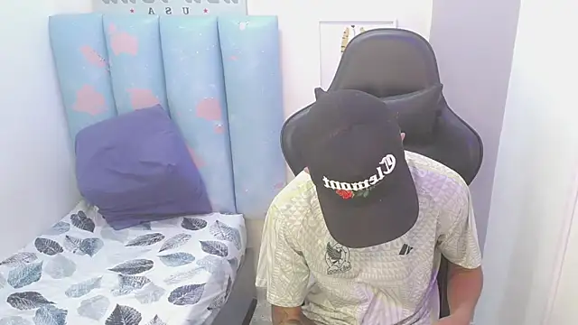 liam play online show from May 20, 5:14 am