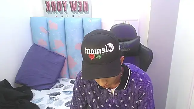 liam play online show from May 14, 4:21 am
