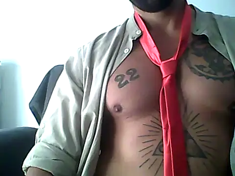 Alessandromagno8 online show from May 18, 9:04 am