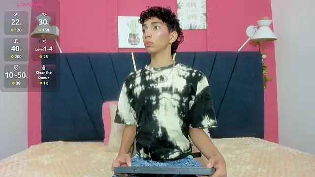 ero boy40 online show from July 22, 6:38 am
