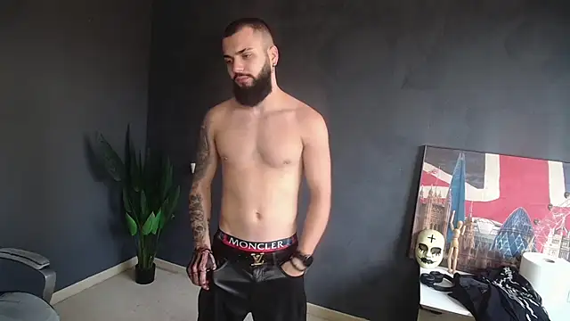 OscarWillss online show from July 1, 4:24 am
