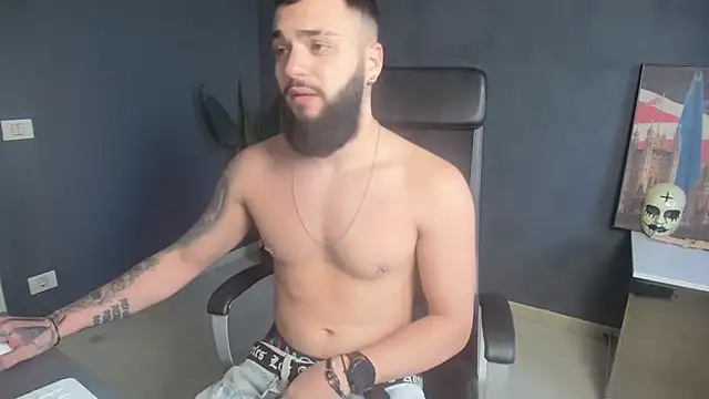 OscarWillss online show from July 26, 4:42 am