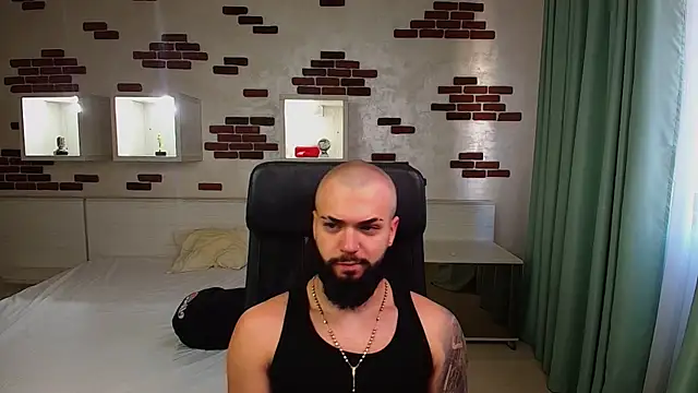 OscarWillss online show from May 18, 4:18 am