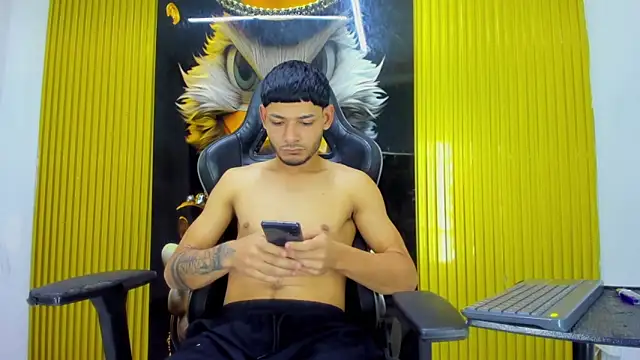 Sexy Boy203 online show from May 24, 10:49 pm