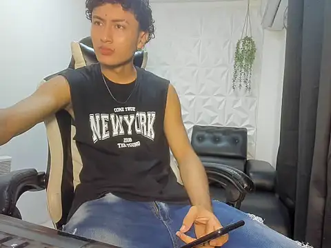 Dark badboy1 online show from May 11, 7:22 pm