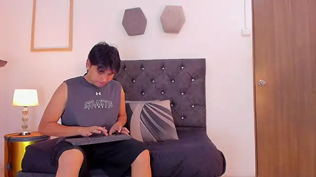  maximo 1 online show from July 6, 2:25 pm