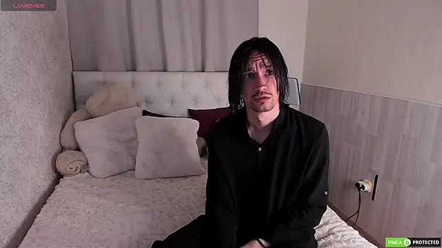 CalvinChapman online show from July 11, 3:19 am
