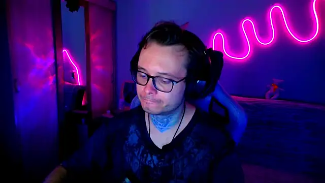 MeLanXolik online show from July 6, 9:16 pm