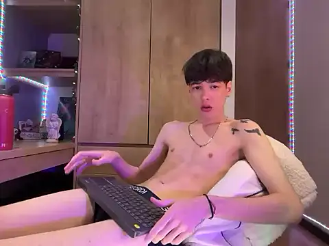 AngelRyes online show from May 18, 2:19 am