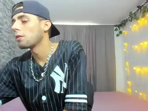 AlexBunny  online show from May 18, 7:51 pm