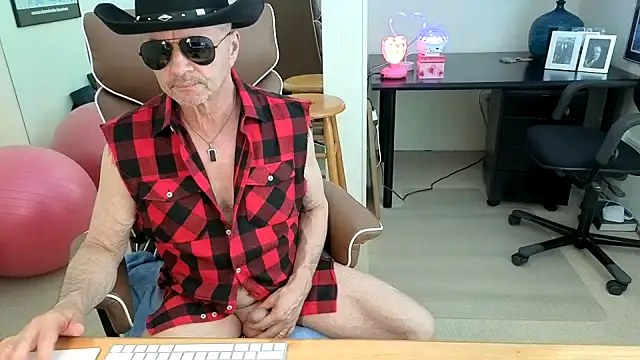 hotdadbod online show from June 14, 8:33 pm