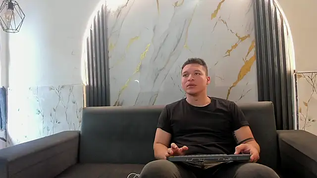 lucassimone  online show from June 2, 5:58 pm