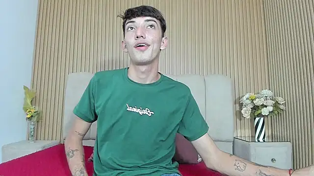 MichaelVasquex online show from June 12, 6:49 pm