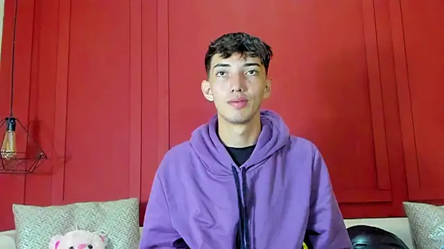 MichaelVasquex online show from June 18, 12:32 pm