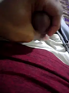 guyswithhardcock online show from June 4, 7:31 pm