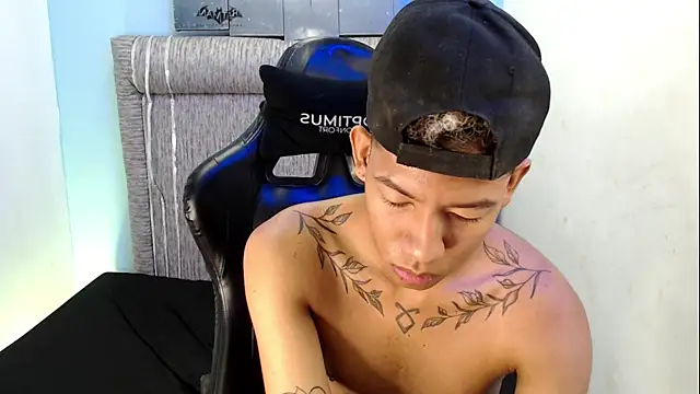 Taylerr 18 online show from June 9, 12:29 pm