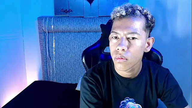 Taylerr 18 online show from June 8, 12:28 pm