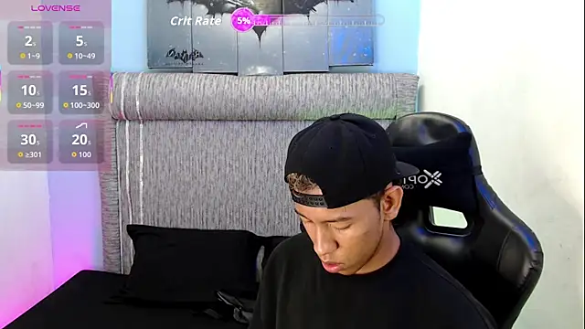 Taylerr 18 online show from May 30, 6:02 am
