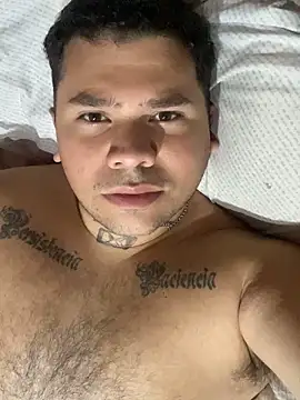 Lucaswolf33 online show from May 28, 6:11 am