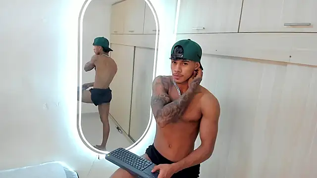 Joao da silva19 online show from July 8, 1:15 pm