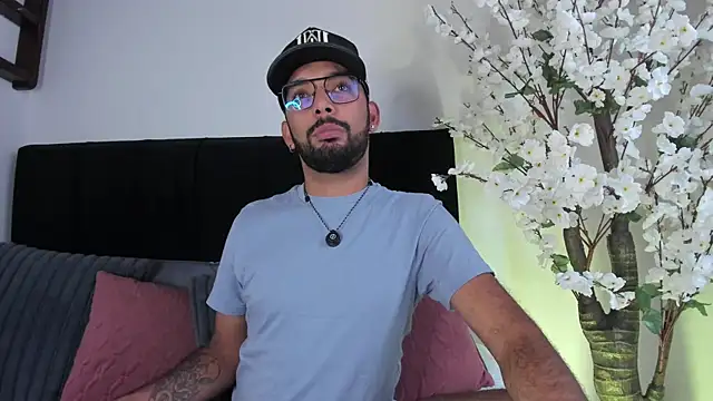 Paulo Dasilva  online show from May 29, 3:44 pm