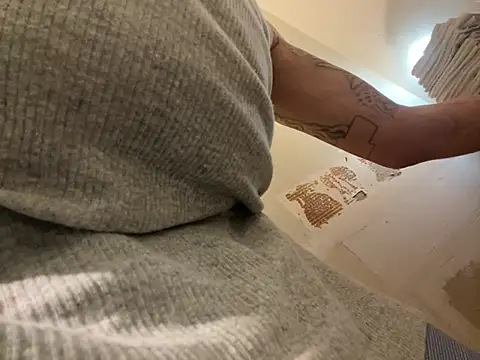 brazybooty92 online show from July 28, 10:20 pm
