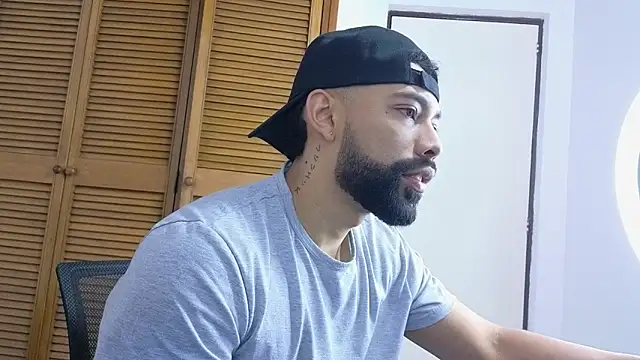 Blade millerr online show from May 28, 12:25 pm
