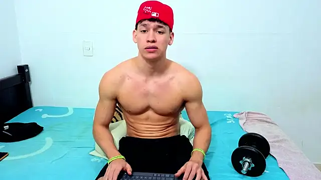 Luke Muscle online show from June 9, 1:40 am