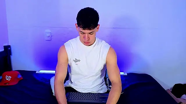 Luke Muscle online show from June 6, 2:56 pm