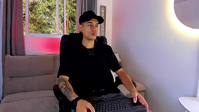 NickCopeer  online show from July 21, 1:02 pm