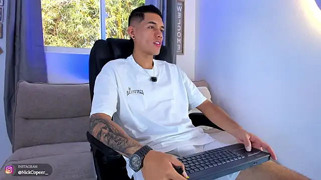 NickCopeer  online show from July 26, 2:03 pm